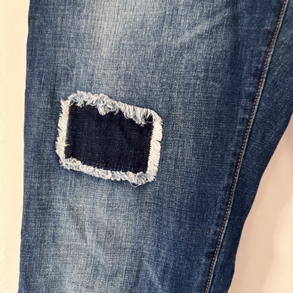 🔶Cabi Slim Boyfriend Patch Look Jeans - Picture 8 of 14